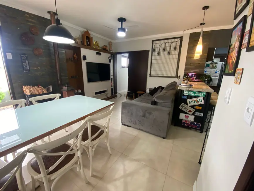 Casa com 3 quartos à venda, 91m2 em João Alves, Santa Cruz Do Sul - RS - imagem 3 Foto 3 de Casa com 3 quartos à venda, 91m2 em João Alves, Santa Cruz Do Sul - RS