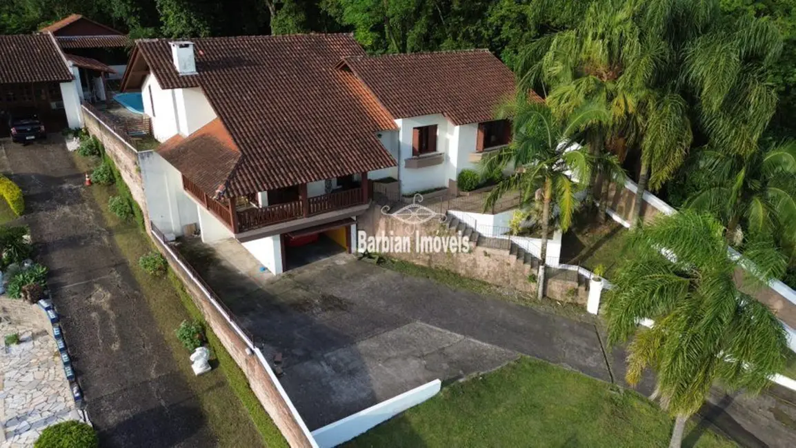 Foto 1 de Casa com 4 quartos à venda, 230m2 em Santo Inácio, Santa Cruz Do Sul - RS