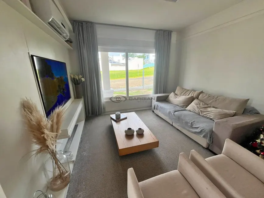 Casa com 4 quartos à venda, 238m2 em Country, Santa Cruz Do Sul - RS - imagem 4 Foto 4 de Casa com 4 quartos à venda, 238m2 em Country, Santa Cruz Do Sul - RS