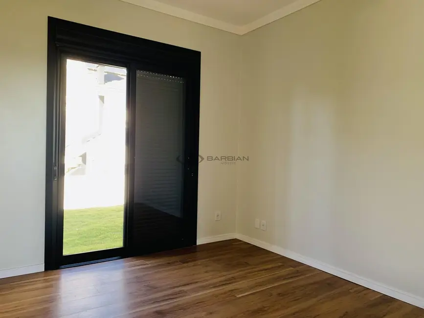 Casa de Condomínio com 3 quartos à venda, 192m2 em Country, Santa Cruz Do Sul - RS - imagem 8 Foto 8 de Casa de Condomínio com 3 quartos à venda, 192m2 em Country, Santa Cruz Do Sul - RS