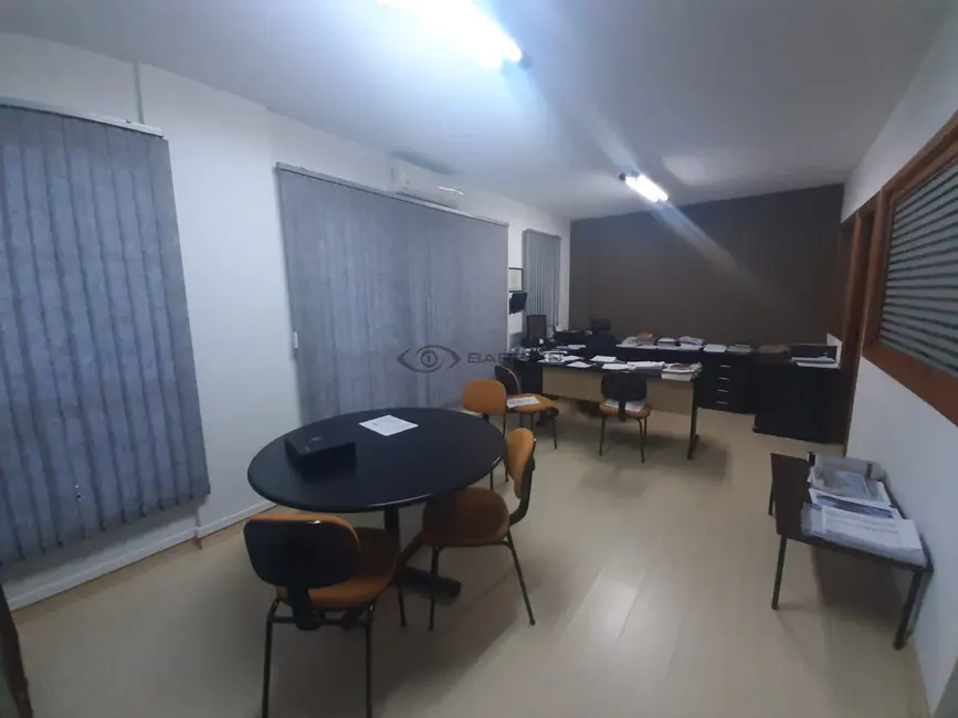 Sala Comercial com 1 quarto à venda, 49m2 em Centro, Santa Cruz Do Sul - RS - imagem 4 Foto 4 de Sala Comercial com 1 quarto à venda, 49m2 em Centro, Santa Cruz Do Sul - RS