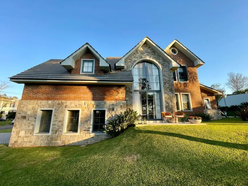 Casa com 4 quartos à venda, 283m2 em Country, Santa Cruz Do Sul - RS - imagem 5 Foto 5 de Casa com 4 quartos à venda, 283m2 em Country, Santa Cruz Do Sul - RS