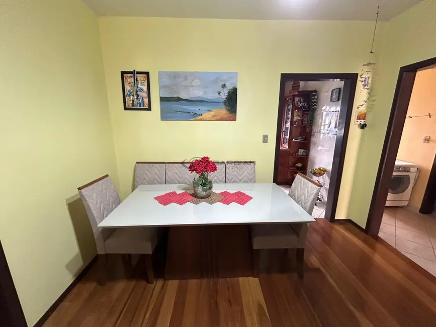 Casa com 3 quartos à venda, 143m2 em Santo Antônio, Santa Cruz Do Sul - RS - imagem 4 Foto 4 de Casa com 3 quartos à venda, 143m2 em Santo Antônio, Santa Cruz Do Sul - RS