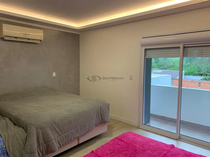 Foto 9 de Casa com 4 quartos à venda, 276m2 em Santa Cruz Do Sul - RS