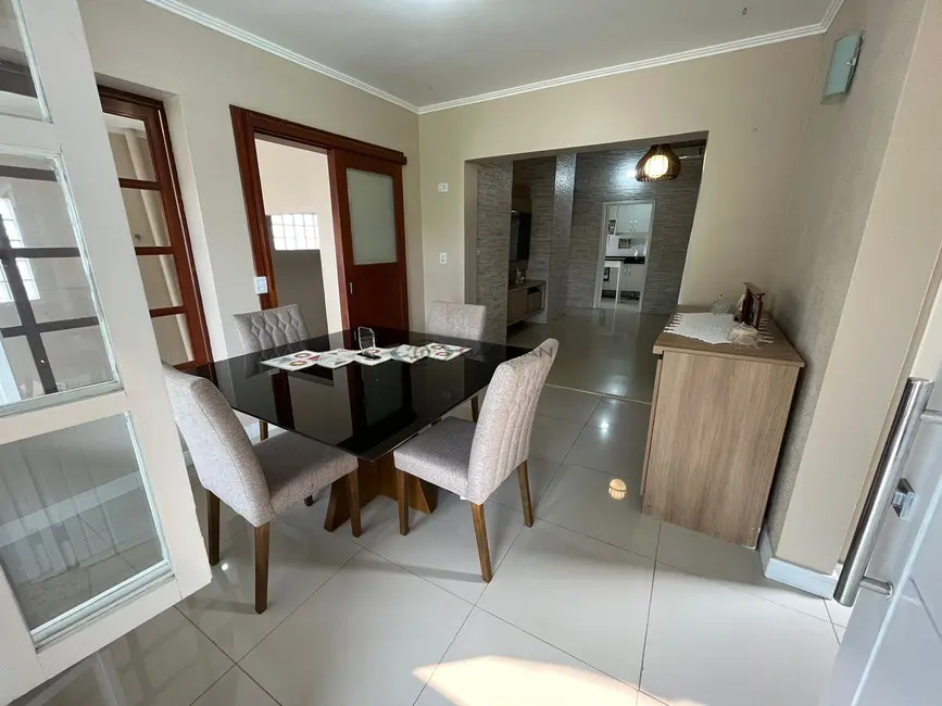 Casa com 3 quartos à venda, 164m2 em Renascença, Santa Cruz Do Sul - RS - imagem 9 Foto 9 de Casa com 3 quartos à venda, 164m2 em Renascença, Santa Cruz Do Sul - RS