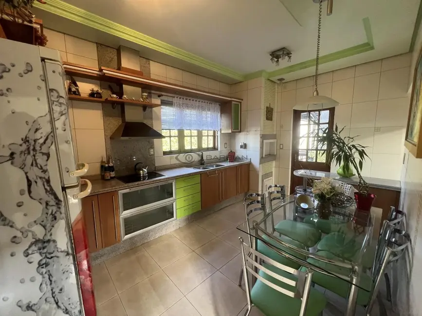 Casa com 6 quartos à venda, 564m2 em Centro, Santa Cruz Do Sul - RS - imagem 8 Foto 8 de Casa com 6 quartos à venda, 564m2 em Centro, Santa Cruz Do Sul - RS
