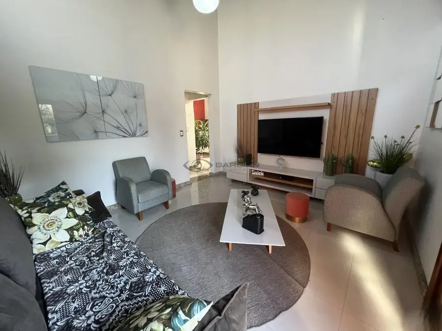 Casa com 6 quartos à venda, 564m2 em Centro, Santa Cruz Do Sul - RS - imagem 9 Foto 9 de Casa com 6 quartos à venda, 564m2 em Centro, Santa Cruz Do Sul - RS