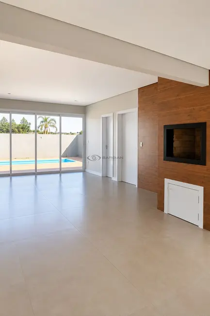 Casa com 3 quartos à venda, 215m2 em Country, Santa Cruz Do Sul - RS - imagem 2 Foto 2 de Casa com 3 quartos à venda, 215m2 em Country, Santa Cruz Do Sul - RS
