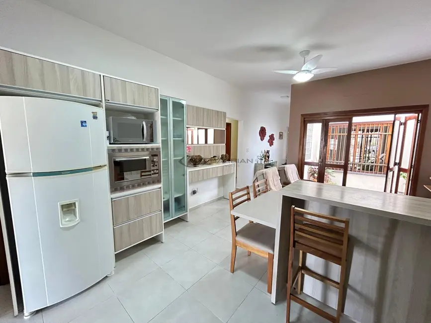 Casa com 3 quartos à venda, 157m2 em Arroio Grande, Santa Cruz Do Sul - RS - imagem 6 Foto 6 de Casa com 3 quartos à venda, 157m2 em Arroio Grande, Santa Cruz Do Sul - RS