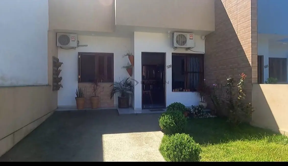 Foto 1 de Casa com 2 quartos à venda, 51m2 em Santa Cruz Do Sul - RS