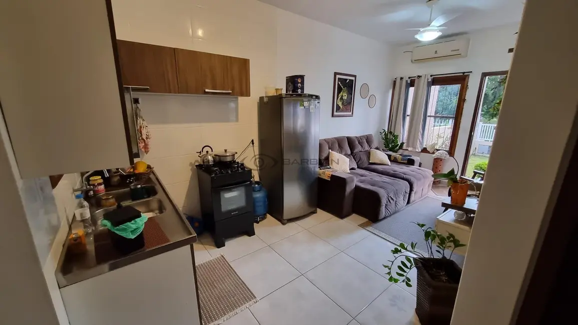 Foto 2 de Casa com 2 quartos à venda, 51m2 em Santa Cruz Do Sul - RS