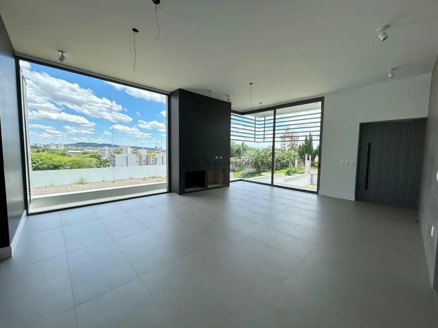 Foto 2 de Casa com 3 quartos à venda, 330m2 em Santo Inácio, Santa Cruz Do Sul - RS