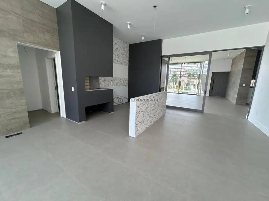 Foto 4 de Casa com 3 quartos à venda, 330m2 em Santo Inácio, Santa Cruz Do Sul - RS