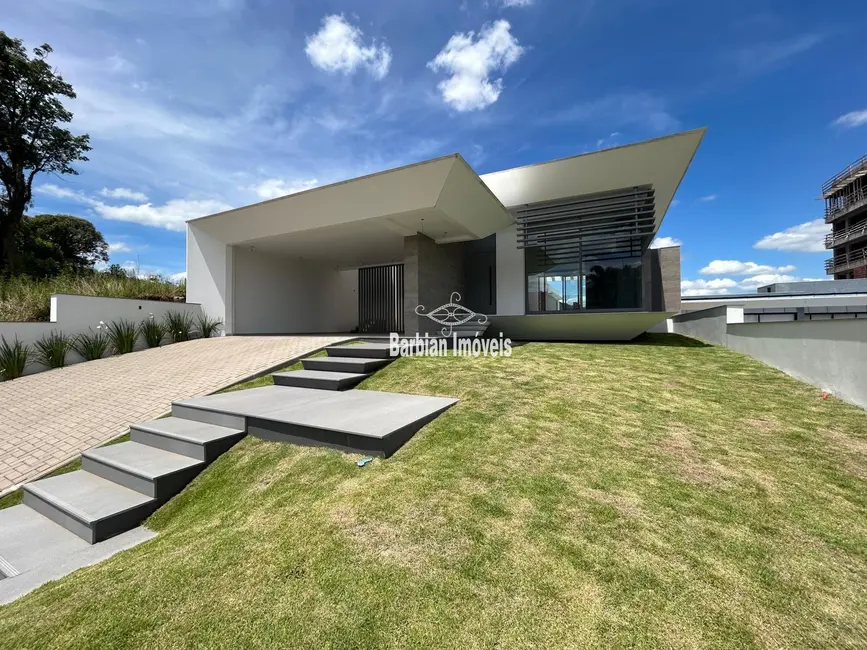 Foto 1 de Casa com 3 quartos à venda, 330m2 em Santo Inácio, Santa Cruz Do Sul - RS