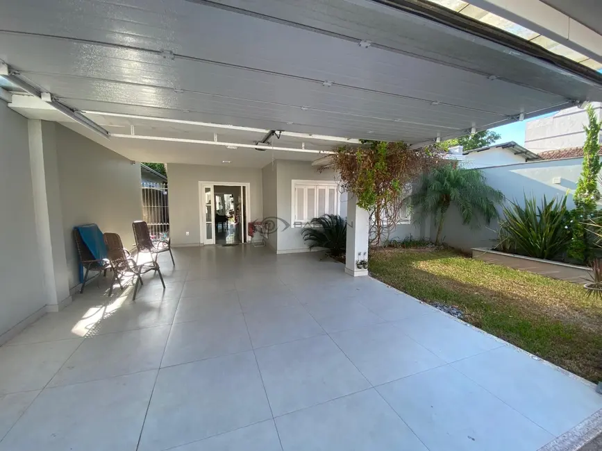 Foto 1 de Casa com 3 quartos à venda, 144m2 em Centro, Santa Cruz Do Sul - RS