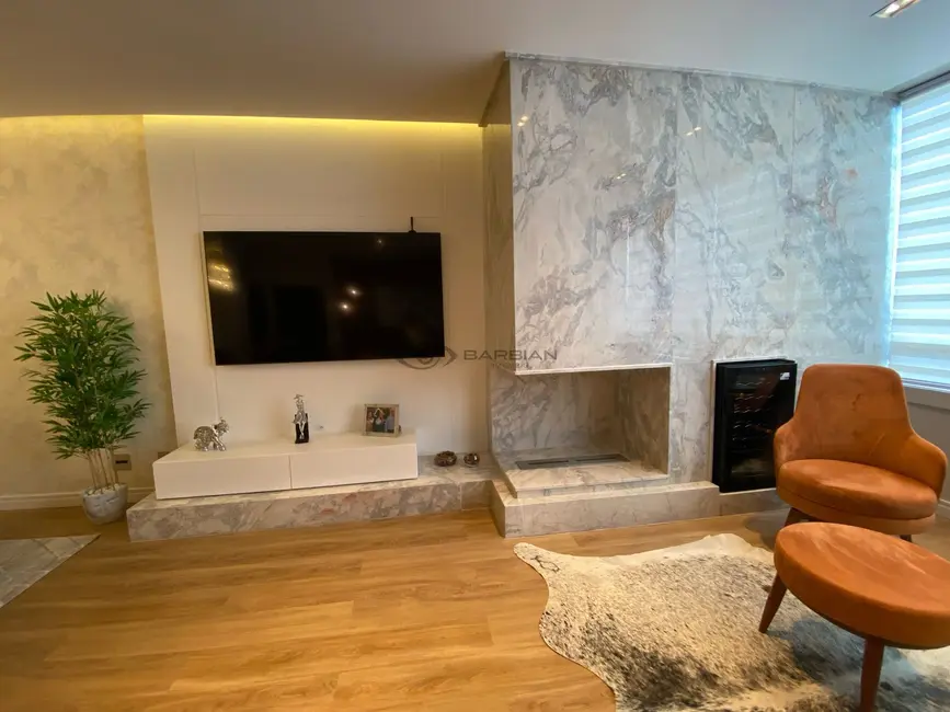 Foto 4 de Cobertura com 3 quartos à venda, 258m2 em Centro, Santa Cruz Do Sul - RS