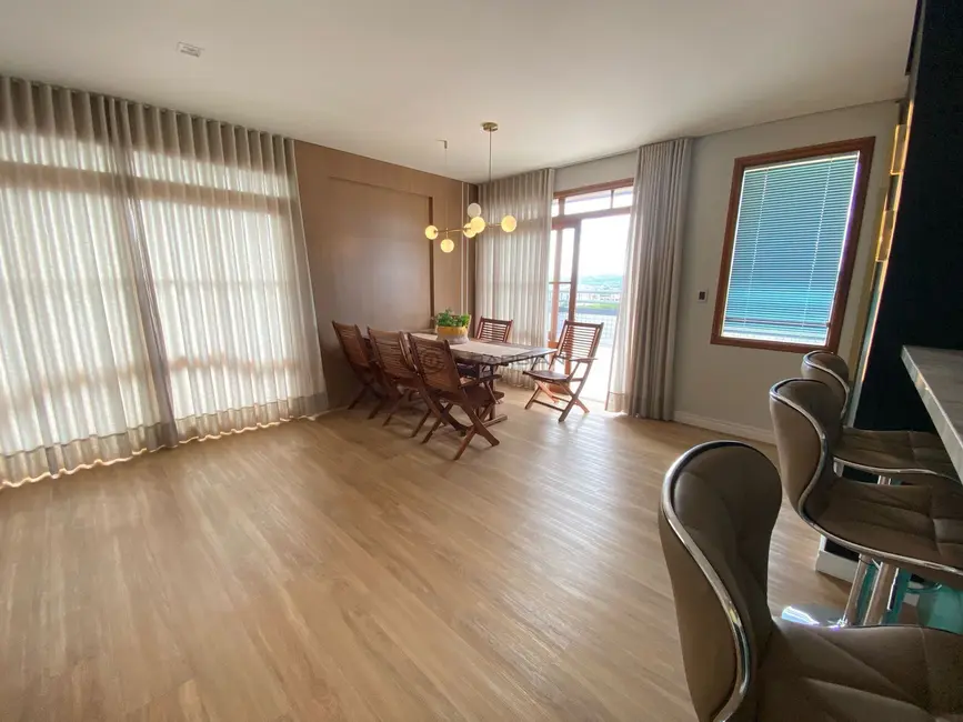 Foto 9 de Cobertura com 3 quartos à venda, 258m2 em Centro, Santa Cruz Do Sul - RS