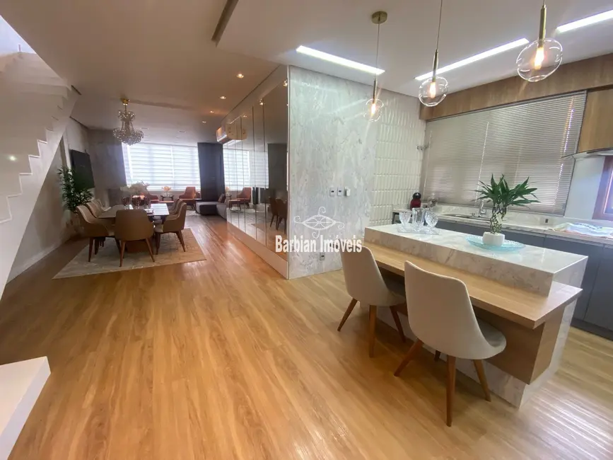 Foto 1 de Cobertura com 3 quartos à venda, 258m2 em Centro, Santa Cruz Do Sul - RS