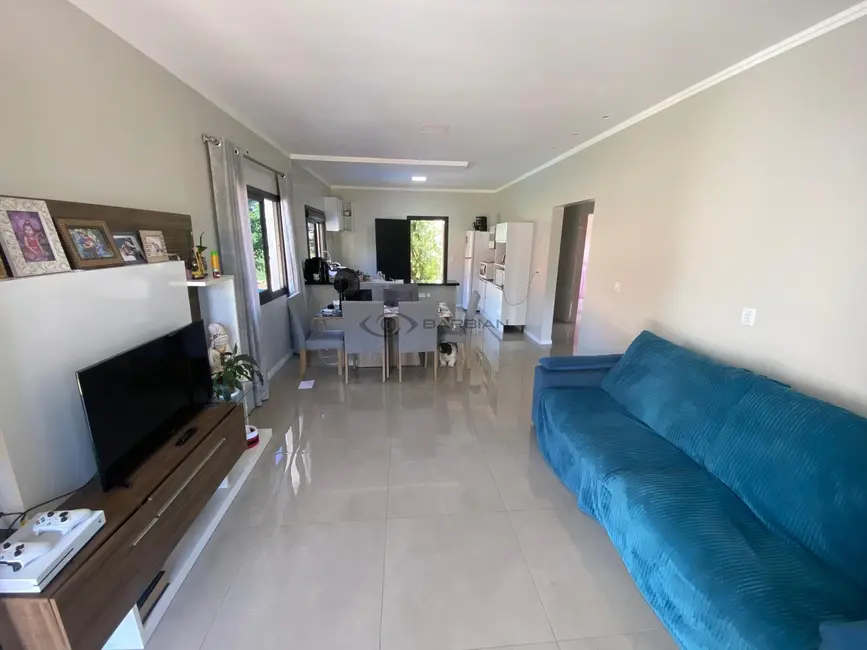 Casa com 3 quartos à venda, 131m2 em Linha Santa Cruz, Santa Cruz Do Sul - RS - imagem 2 Foto 2 de Casa com 3 quartos à venda, 131m2 em Linha Santa Cruz, Santa Cruz Do Sul - RS
