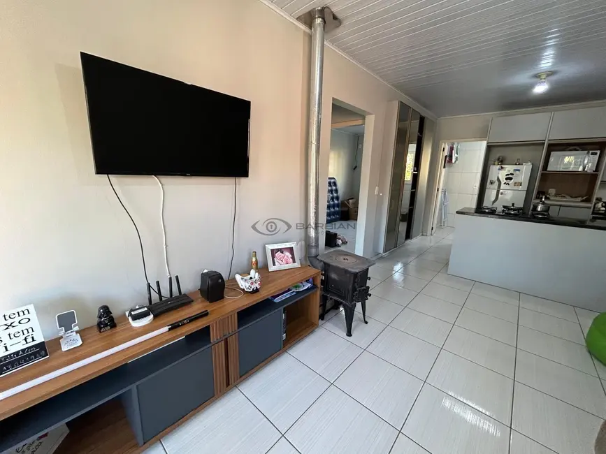 Casa com 2 quartos à venda, 63m2 em Linha Santa Cruz, Santa Cruz Do Sul - RS - imagem 4 Foto 4 de Casa com 2 quartos à venda, 63m2 em Linha Santa Cruz, Santa Cruz Do Sul - RS