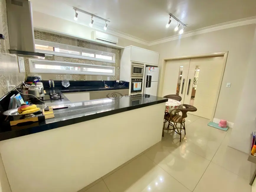 Foto 6 de Casa com 3 quartos à venda, 191m2 em Country, Santa Cruz Do Sul - RS