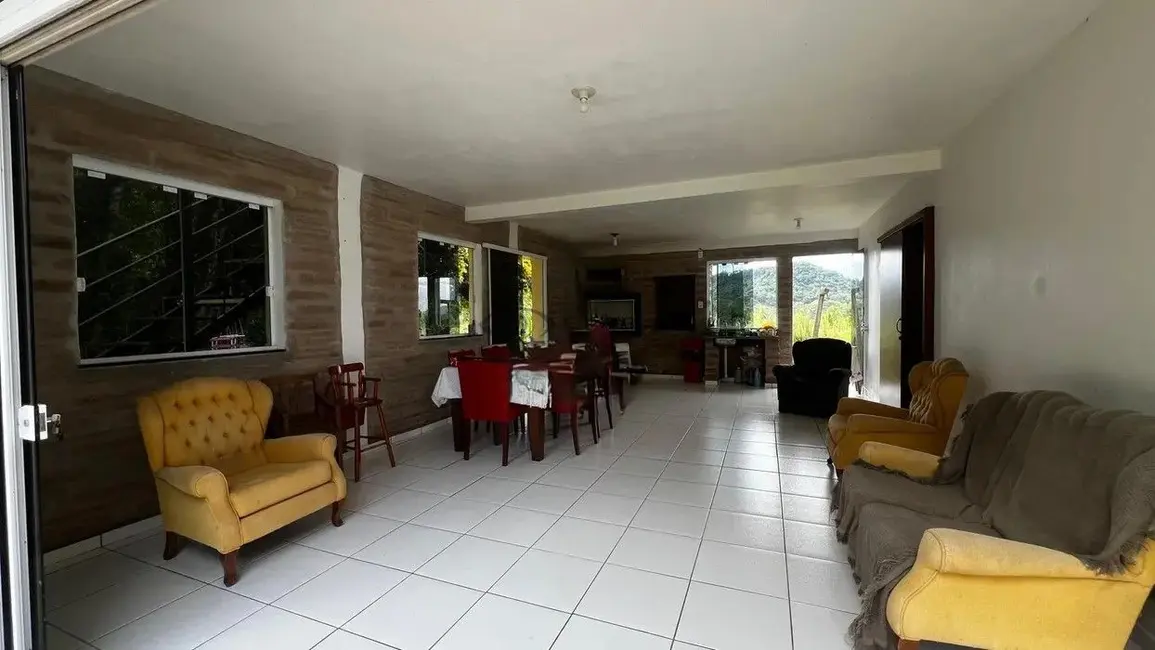 Foto 4 de Chácara com 3 quartos à venda, 168m2 em Santa Cruz Do Sul - RS