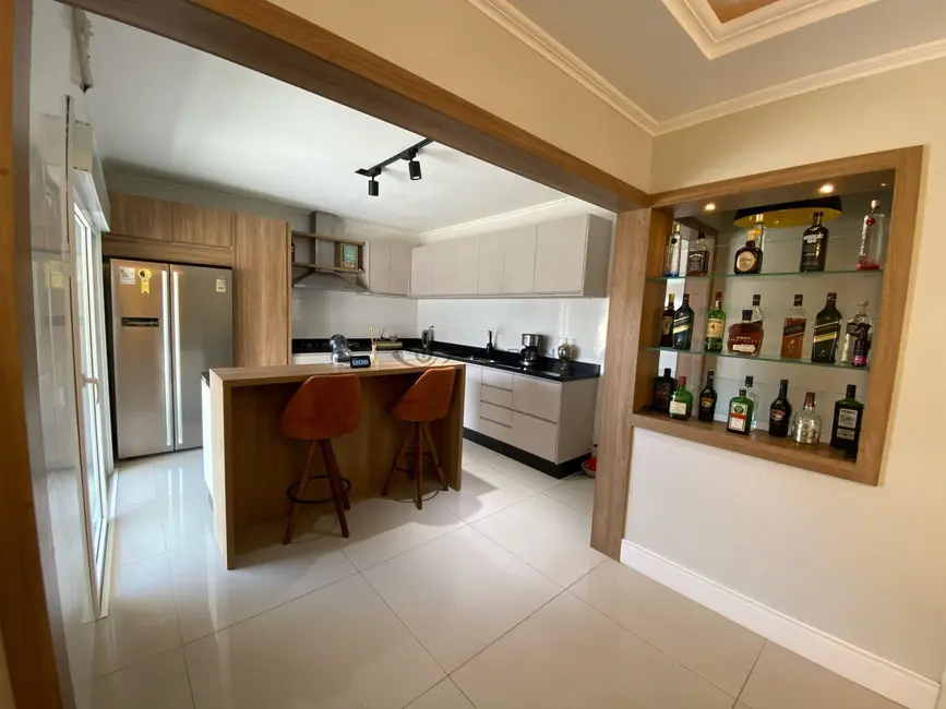 Foto 4 de Casa com 3 quartos à venda, 222m2 em Centro, Santa Cruz Do Sul - RS