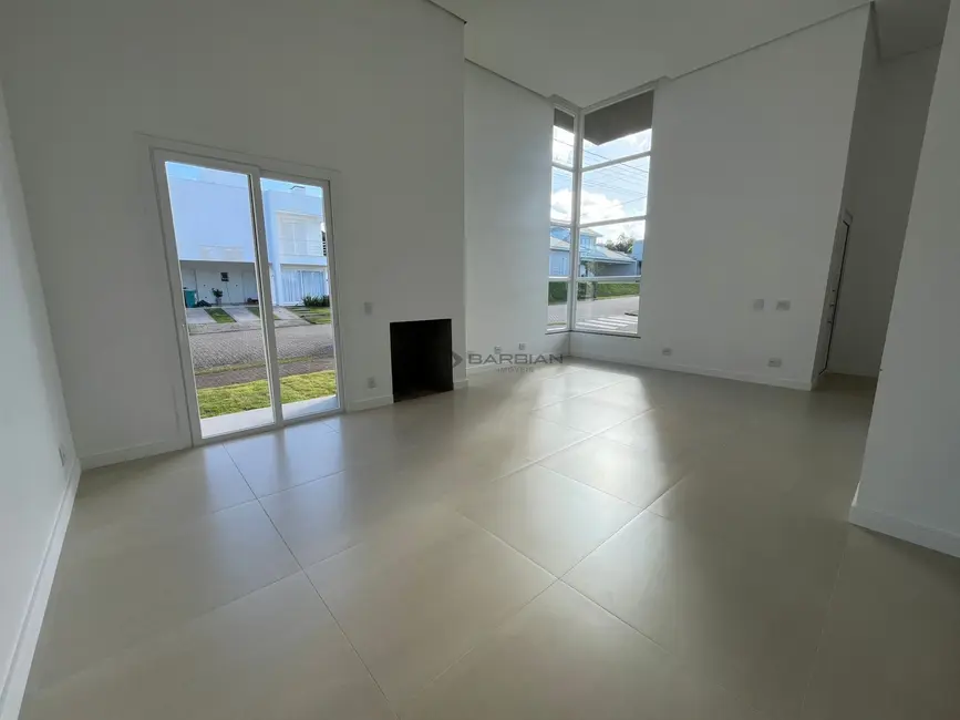 Casa com 3 quartos à venda, 205m2 em Country, Santa Cruz Do Sul - RS - imagem 3 Foto 3 de Casa com 3 quartos à venda, 205m2 em Country, Santa Cruz Do Sul - RS