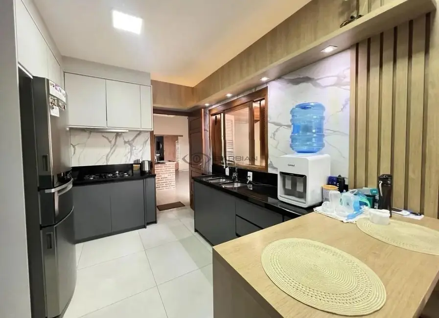 Casa com 4 quartos à venda, 172m2 em Esmeralda, Santa Cruz Do Sul - RS - imagem 3 Foto 3 de Casa com 4 quartos à venda, 172m2 em Esmeralda, Santa Cruz Do Sul - RS