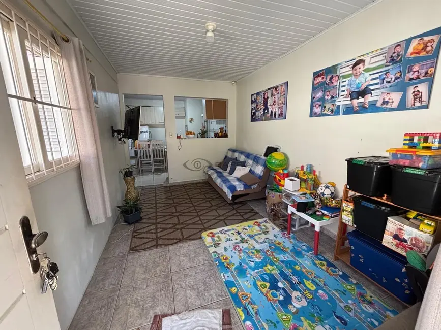 Casa com 2 quartos à venda, 69m2 em Senai, Santa Cruz Do Sul - RS - imagem 4 Foto 4 de Casa com 2 quartos à venda, 69m2 em Senai, Santa Cruz Do Sul - RS