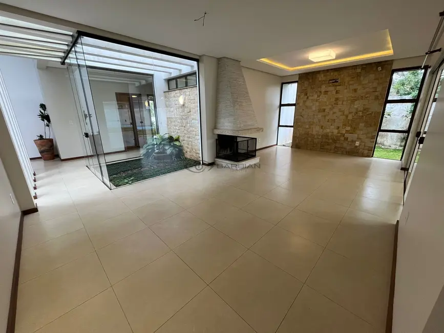 Casa com 3 quartos à venda, 170m2 em Country, Santa Cruz Do Sul - RS - imagem 1 Foto 1 de Casa com 3 quartos à venda, 170m2 em Country, Santa Cruz Do Sul - RS