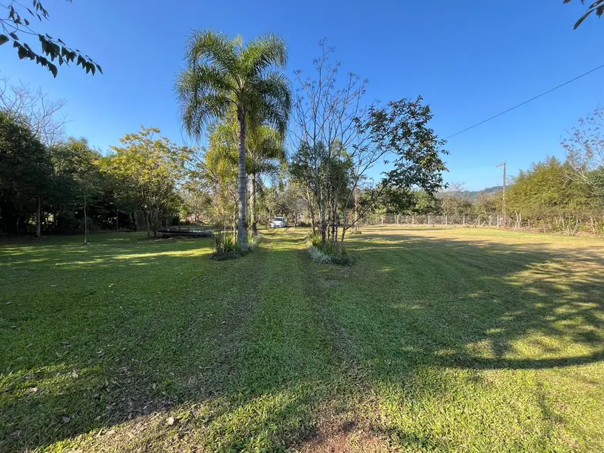 Chácara com 2 quartos à venda, 5200m2 em Santa Cruz Do Sul - RS - imagem 7 Foto 7 de Chácara com 2 quartos à venda, 5200m2 em Santa Cruz Do Sul - RS