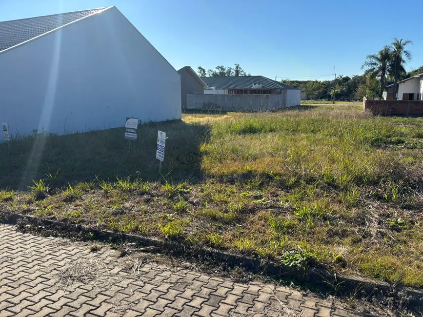 Foto 1 de Terreno / Lote à venda, 384m2 em Vera Cruz - RS