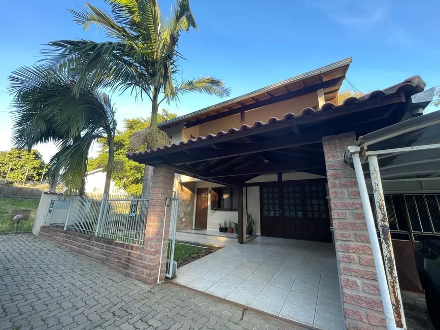 Foto 3 de Casa com 3 quartos à venda, 218m2 em Country, Santa Cruz Do Sul - RS