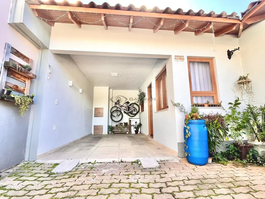 Foto 1 de Casa com 2 quartos à venda, 75m2 em Arroio Grande, Santa Cruz Do Sul - RS