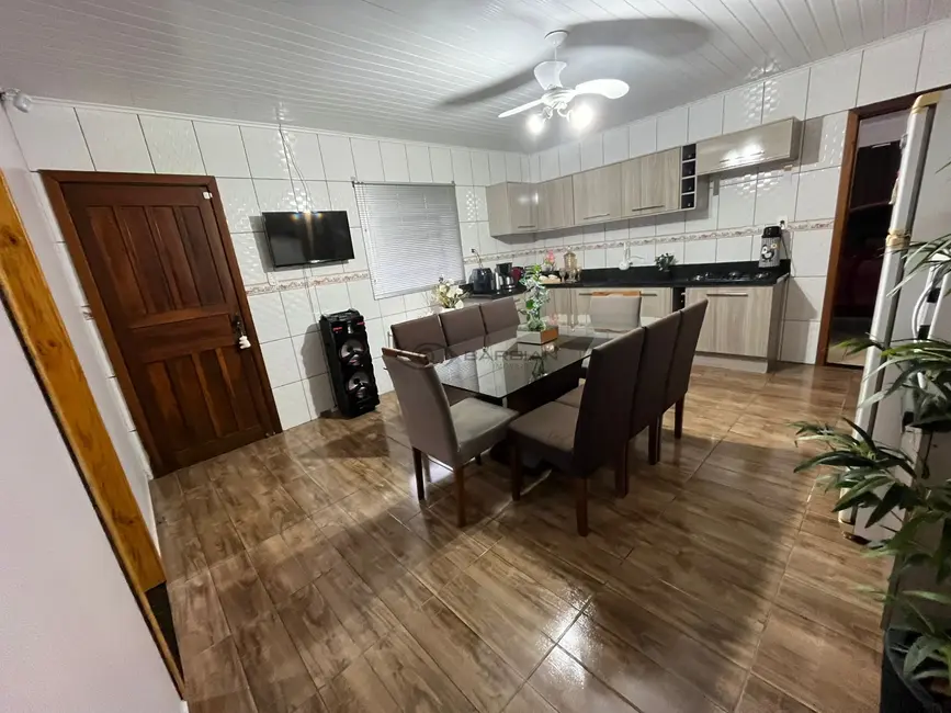 Chácara com 3 quartos à venda, 132m2 em Santa Cruz Do Sul - RS - imagem 5 Foto 5 de Chácara com 3 quartos à venda, 132m2 em Santa Cruz Do Sul - RS