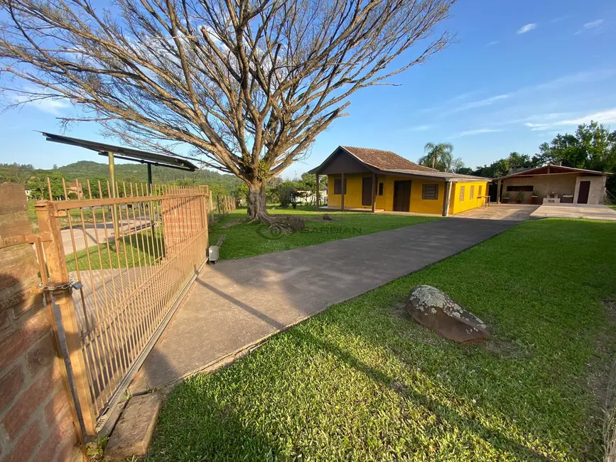 Chácara com 3 quartos à venda, 132m2 em Santa Cruz Do Sul - RS - imagem 2 Foto 2 de Chácara com 3 quartos à venda, 132m2 em Santa Cruz Do Sul - RS