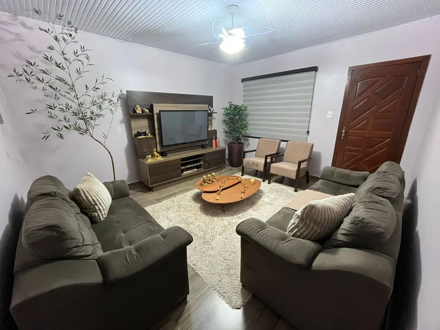 Chácara com 3 quartos à venda, 132m2 em Santa Cruz Do Sul - RS - imagem 3 Foto 3 de Chácara com 3 quartos à venda, 132m2 em Santa Cruz Do Sul - RS