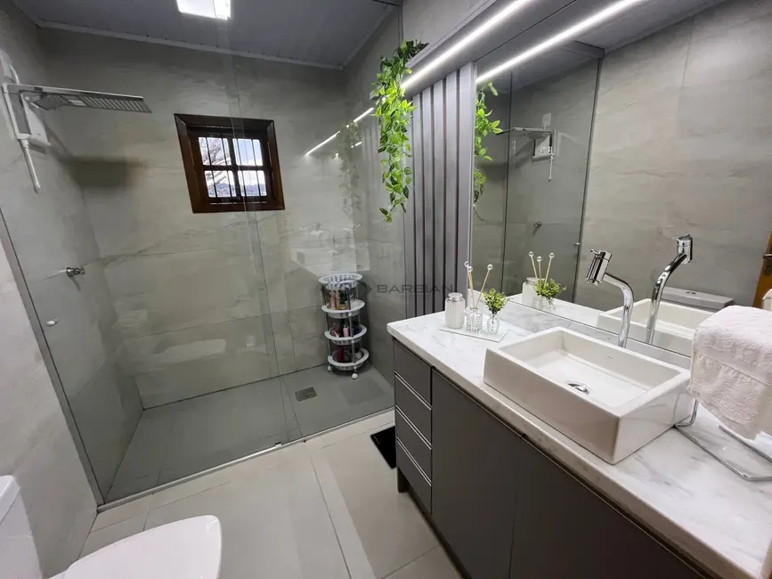 Chácara com 3 quartos à venda, 132m2 em Santa Cruz Do Sul - RS - imagem 4 Foto 4 de Chácara com 3 quartos à venda, 132m2 em Santa Cruz Do Sul - RS