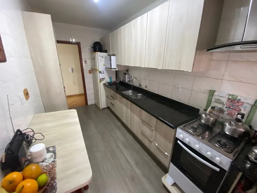 Foto 6 de Apartamento com 3 quartos à venda, 91m2 em Santo Inácio, Santa Cruz Do Sul - RS