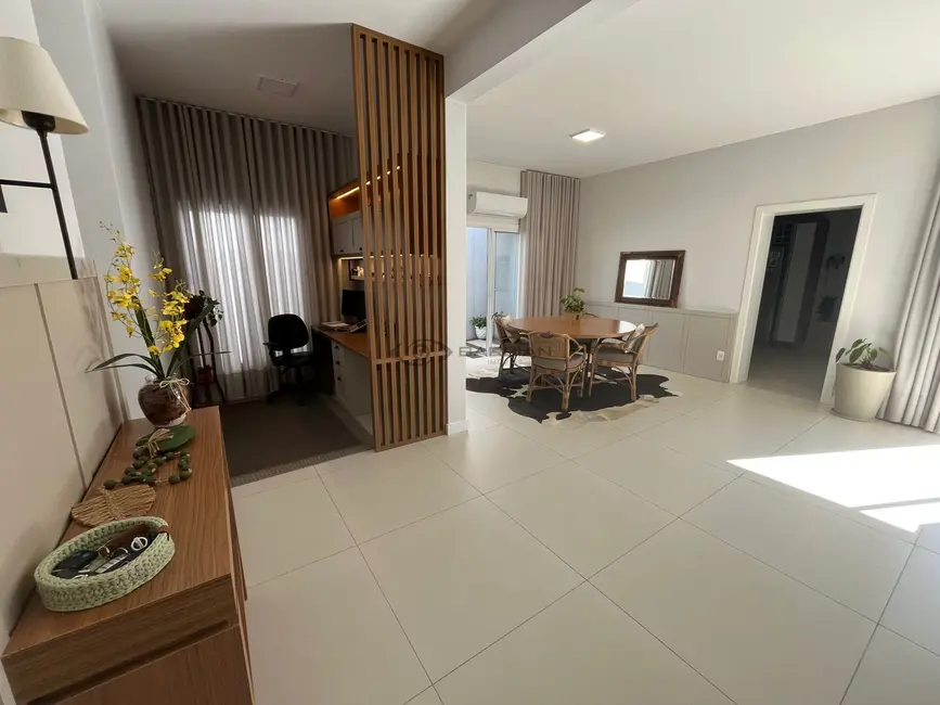 Casa com 3 quartos à venda, 224m2 em Goiás, Santa Cruz Do Sul - RS - imagem 6 Foto 6 de Casa com 3 quartos à venda, 224m2 em Goiás, Santa Cruz Do Sul - RS