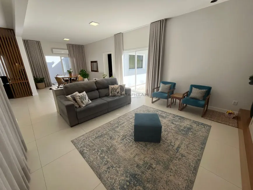 Casa com 3 quartos à venda, 224m2 em Goiás, Santa Cruz Do Sul - RS - imagem 8 Foto 8 de Casa com 3 quartos à venda, 224m2 em Goiás, Santa Cruz Do Sul - RS