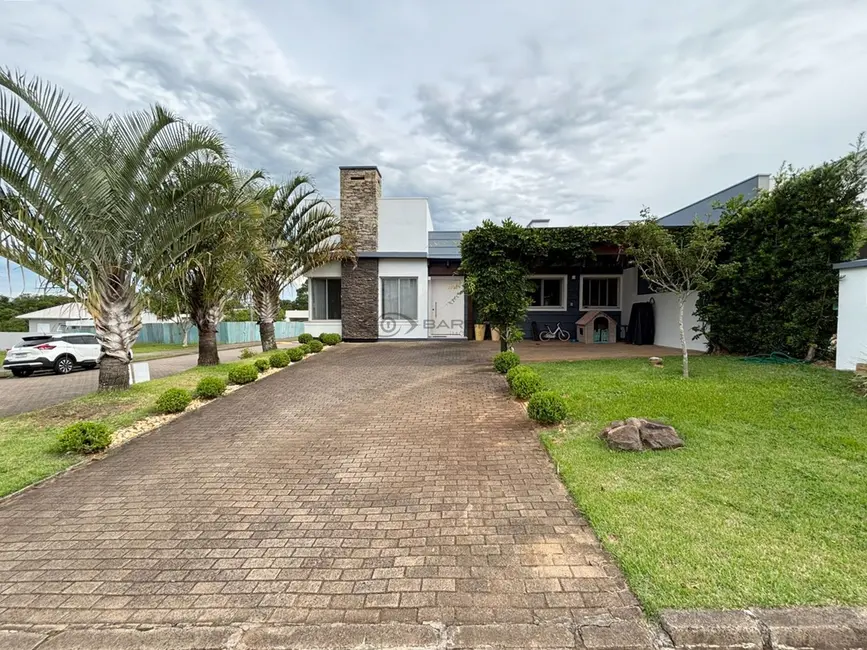 Foto 2 de Casa com 3 quartos à venda, 170m2 em Country, Santa Cruz Do Sul - RS