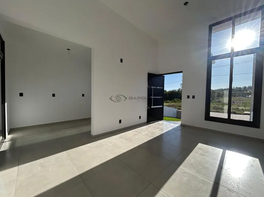 Foto 2 de Casa com 2 quartos à venda, 75m2 em Vera Cruz - RS
