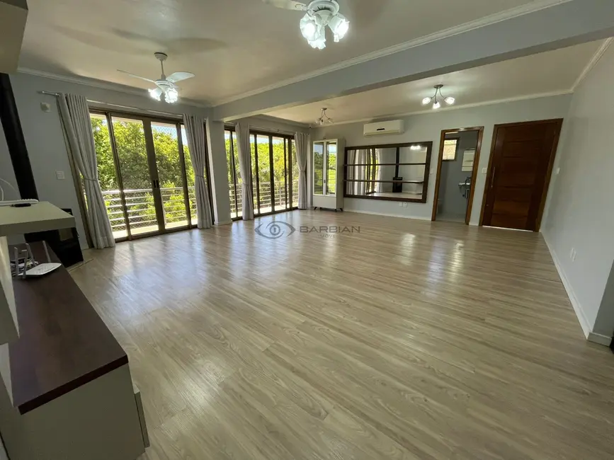 Chácara com 4 quartos à venda, 486m2 em Linha Santa Cruz, Santa Cruz Do Sul - RS - imagem 8 Foto 8 de Chácara com 4 quartos à venda, 486m2 em Linha Santa Cruz, Santa Cruz Do Sul - RS
