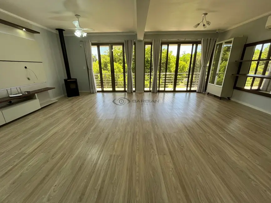 Chácara com 4 quartos à venda, 486m2 em Linha Santa Cruz, Santa Cruz Do Sul - RS - imagem 7 Foto 7 de Chácara com 4 quartos à venda, 486m2 em Linha Santa Cruz, Santa Cruz Do Sul - RS