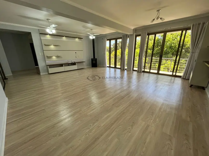 Chácara com 4 quartos à venda, 486m2 em Linha Santa Cruz, Santa Cruz Do Sul - RS - imagem 6 Foto 6 de Chácara com 4 quartos à venda, 486m2 em Linha Santa Cruz, Santa Cruz Do Sul - RS