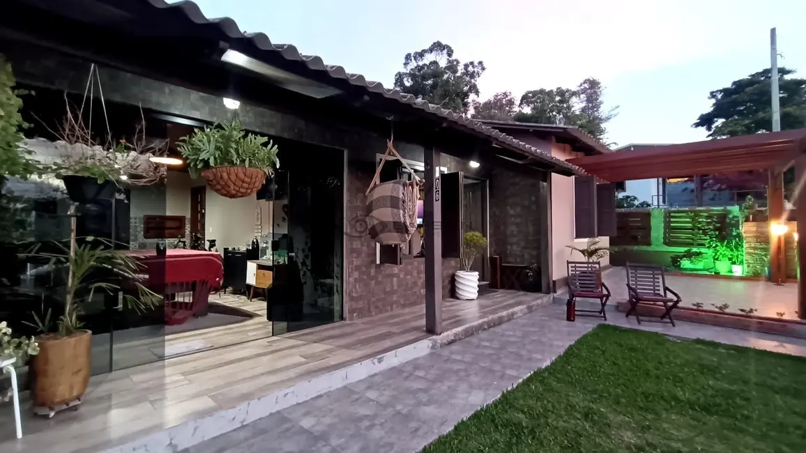 Casa com 3 quartos à venda, 111m2 em São João, Santa Cruz Do Sul - RS - imagem 5 Foto 5 de Casa com 3 quartos à venda, 111m2 em São João, Santa Cruz Do Sul - RS