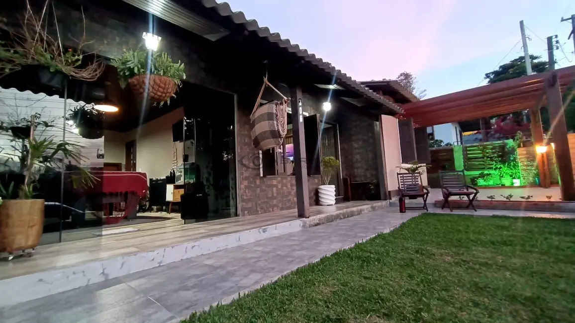 Casa com 3 quartos à venda, 111m2 em São João, Santa Cruz Do Sul - RS - imagem 4 Foto 4 de Casa com 3 quartos à venda, 111m2 em São João, Santa Cruz Do Sul - RS