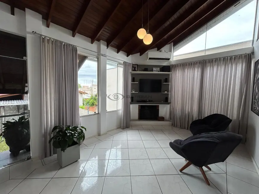 Foto 7 de Casa com 3 quartos à venda, 121m2 em Castelo Branco, Santa Cruz Do Sul - RS